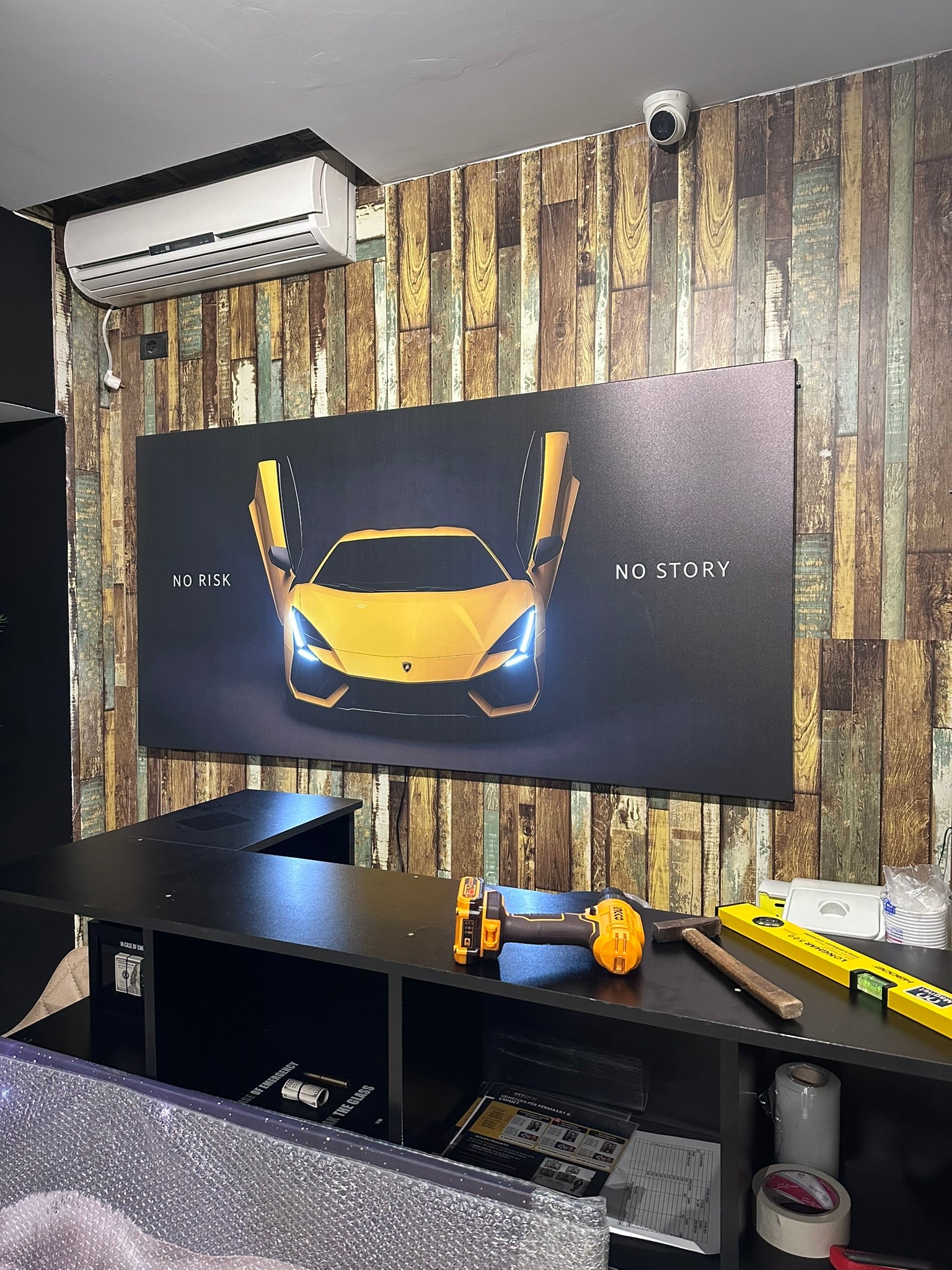 MAKINAT ME NEON 2